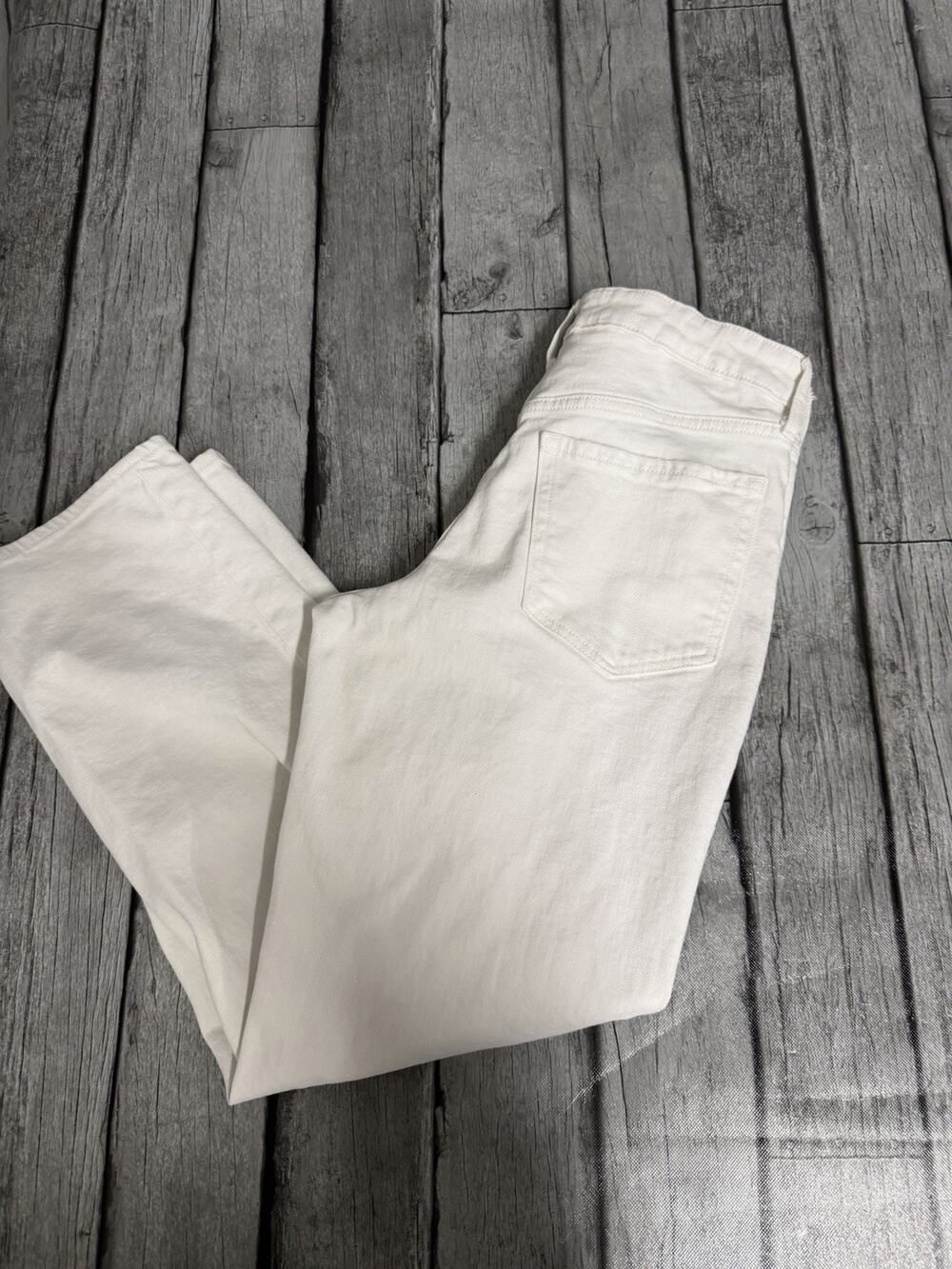 Women’s Old Navy High Rise O.G. Loose White Denim Jeans Sz 8 Distressed
